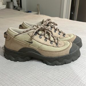 Nike Lahar Low Sneaker